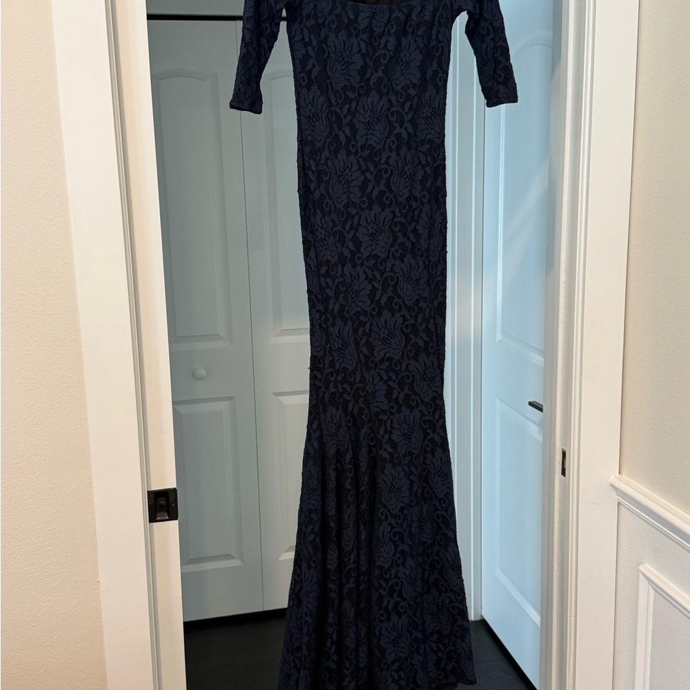 Elegant Black Lace Evening Gown